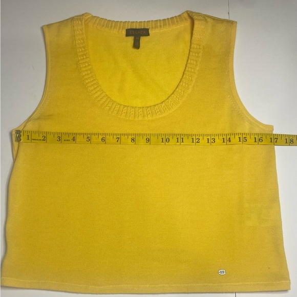 ESCADA TOP SIZE 8 YELLOW COLOR 
WOOL SILK CASHMERE KNIT SCOOP NECK SLEEVELESS - Picture 6 of 8